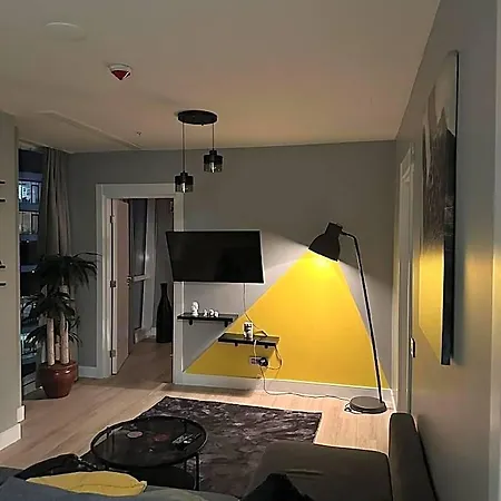 Luxury Sea View Near The Airport 4*